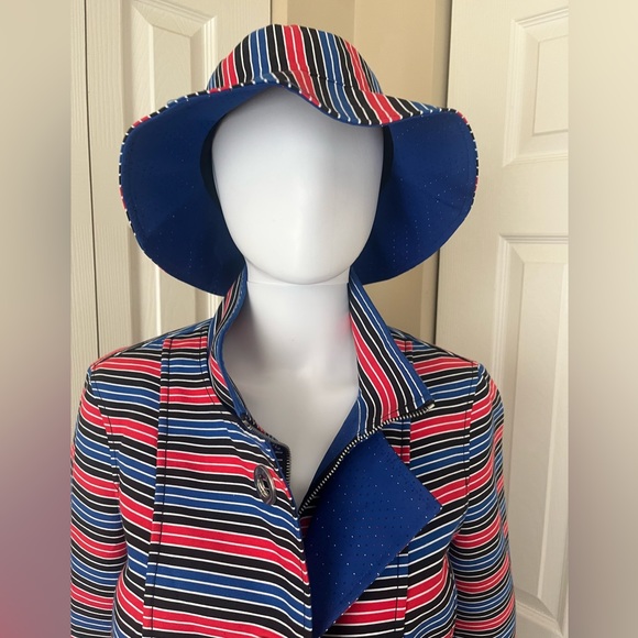 Unique Worth New York red and blue striped raincoat and bucket hat - Picture 4 of 8
